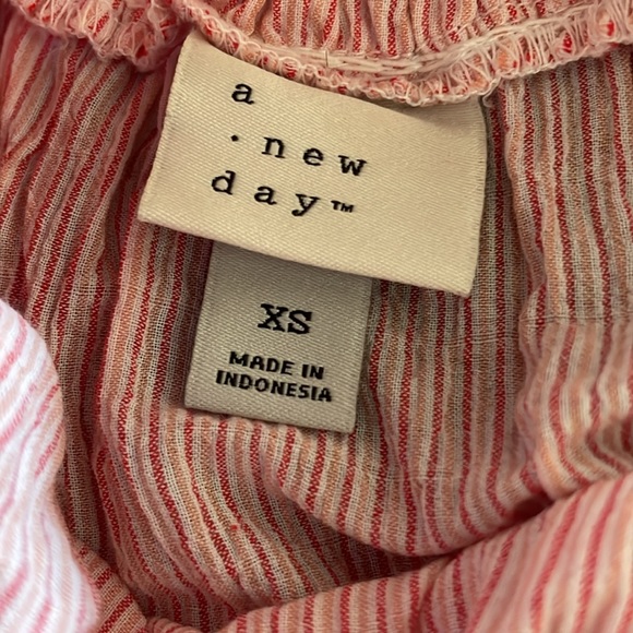 Off the shoulder striped summer shirt - Picture 3 of 3